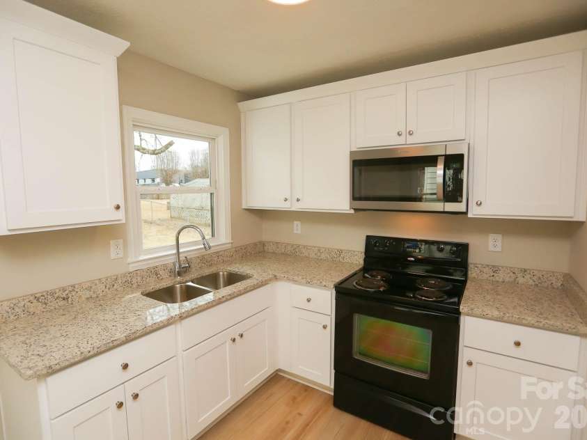 1304 Brenner Avenue, Salisbury, NC 28144.  MLS# CAR4348949, YatesRealty ID 14420. 