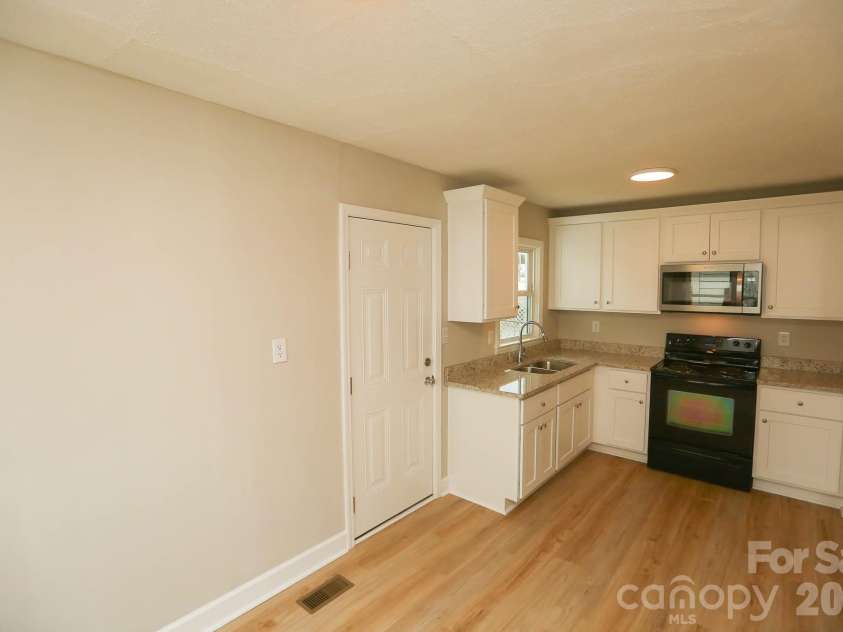1304 Brenner Avenue, Salisbury, NC 28144.  MLS# CAR4348949, YatesRealty ID 14420. 