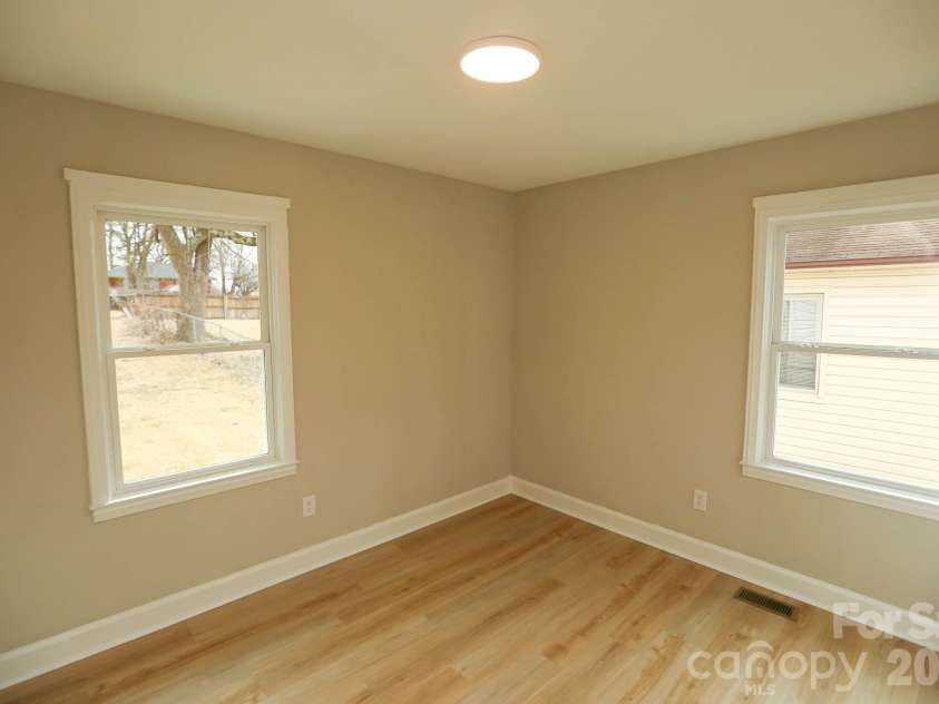 1304 Brenner Avenue, Salisbury, NC 28144.  MLS# CAR4348949, YatesRealty ID 14420. 