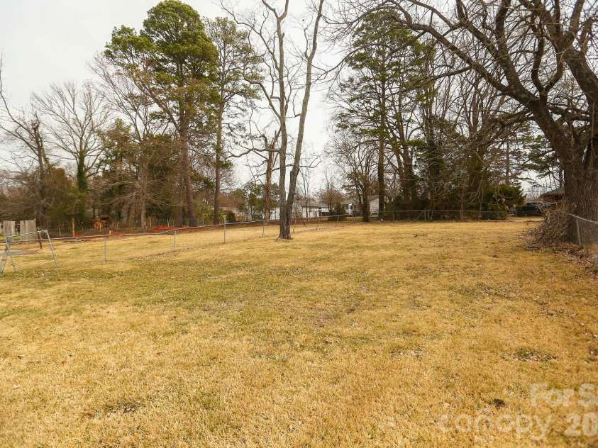 1304 Brenner Avenue, Salisbury, NC 28144.  MLS# CAR4348949, YatesRealty ID 14420. 