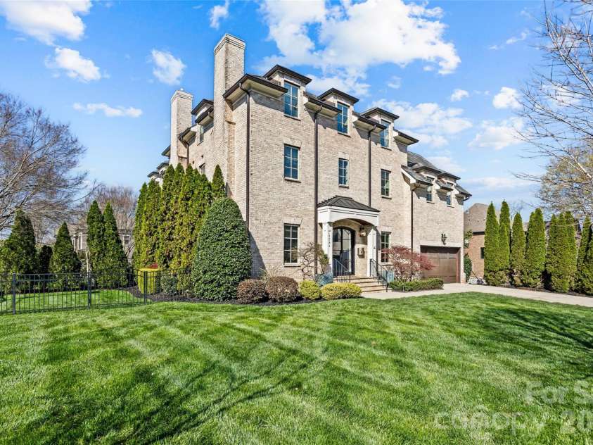 1794 Sterling Road, Charlotte, NC 28209.  MLS# CAR4356734, YatesRealty ID 14422. 