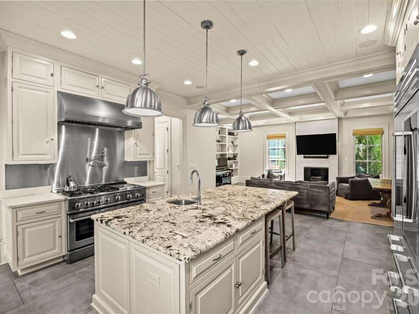 1794 Sterling Road, Charlotte, NC 28209.  MLS# CAR4356734, YatesRealty ID 14422. 