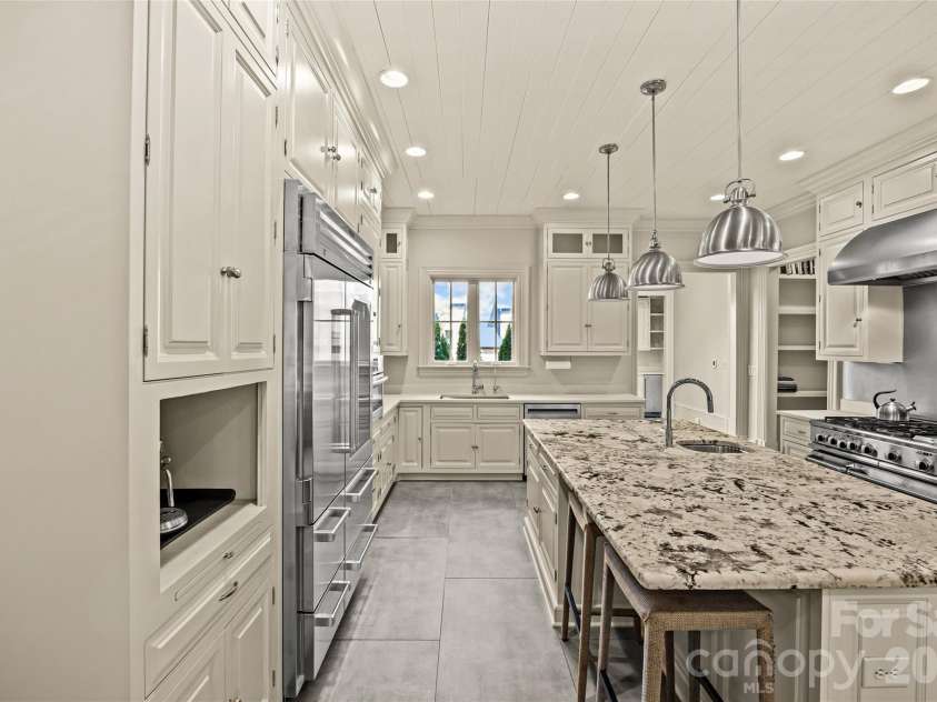 1794 Sterling Road, Charlotte, NC 28209.  MLS# CAR4356734, YatesRealty ID 14422. 