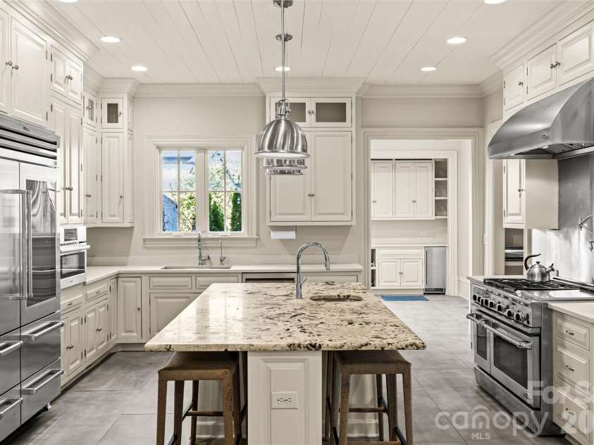 1794 Sterling Road, Charlotte, NC 28209.  MLS# CAR4356734, YatesRealty ID 14422. 