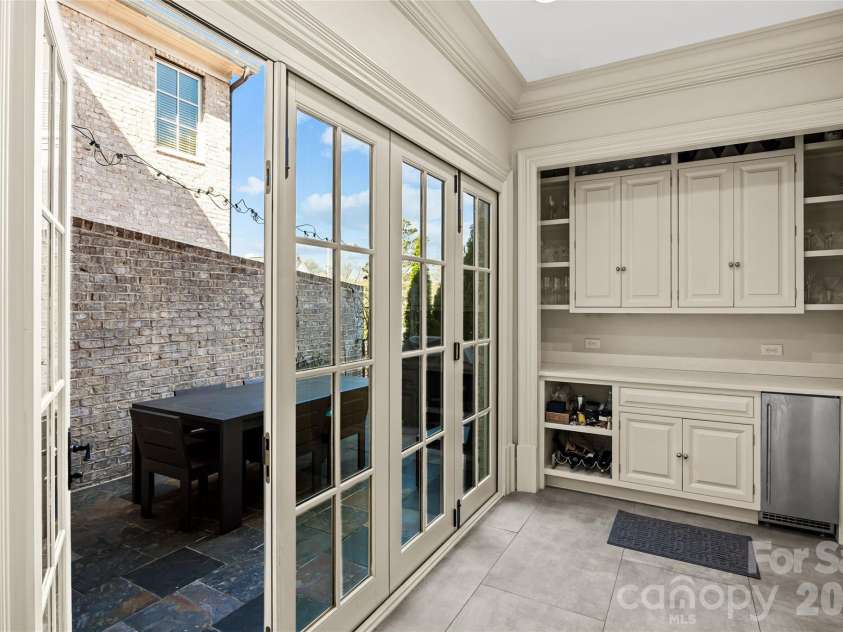 1794 Sterling Road, Charlotte, NC 28209.  MLS# CAR4356734, YatesRealty ID 14422. 