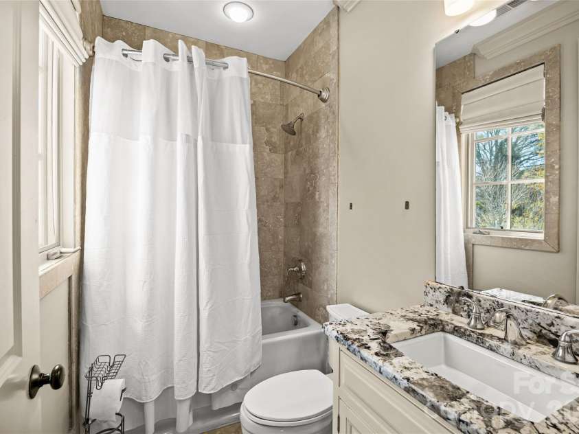 1794 Sterling Road, Charlotte, NC 28209.  MLS# CAR4356734, YatesRealty ID 14422. 