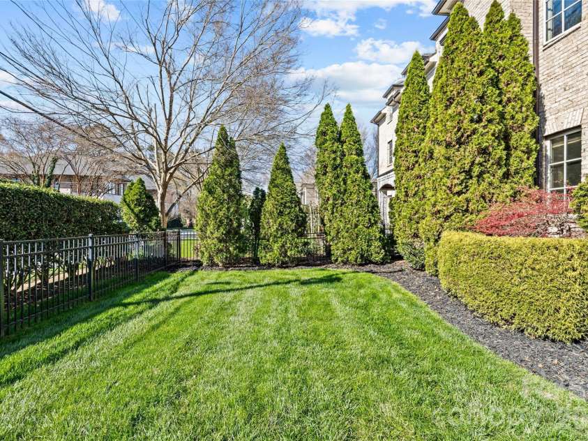 1794 Sterling Road, Charlotte, NC 28209.  MLS# CAR4356734, YatesRealty ID 14422. 