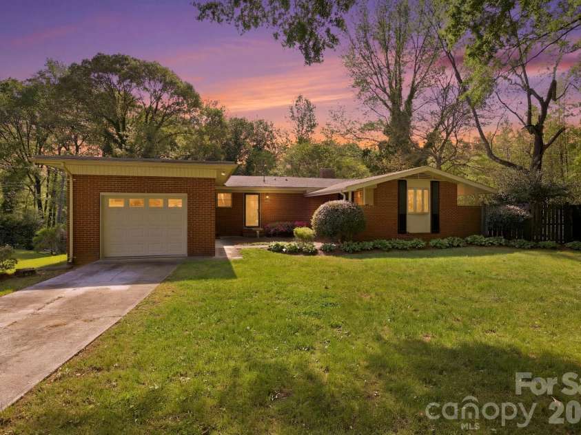 101 Spruce Drive, Salisbury, NC 28147.  MLS# CAR4367850, YatesRealty ID 14423. 