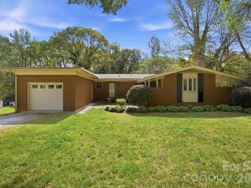 101 Spruce Drive, Salisbury, NC 28147.  MLS# CAR4367850, YatesRealty ID 14423. 