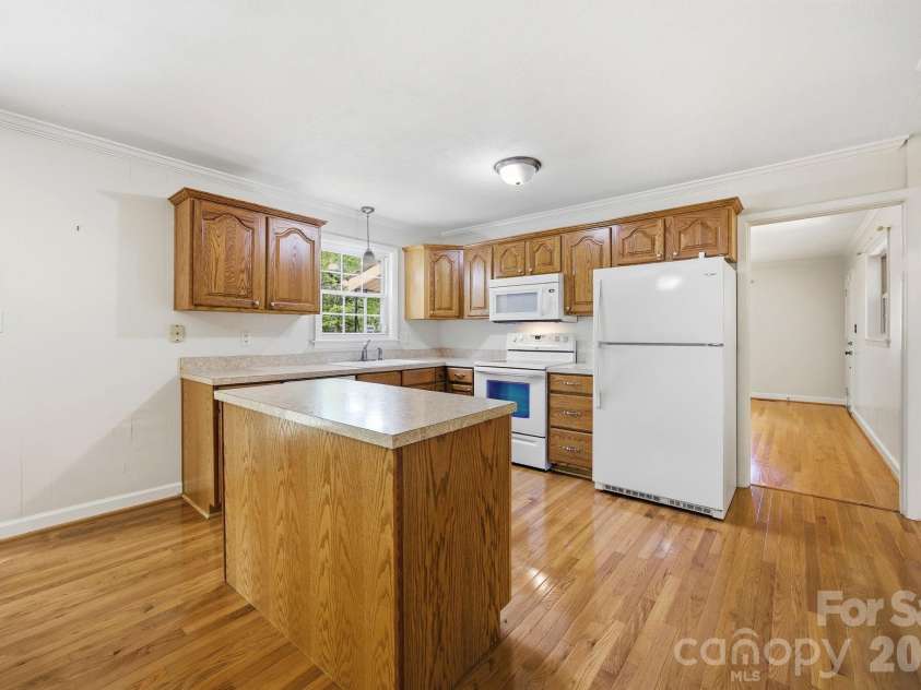 101 Spruce Drive, Salisbury, NC 28147.  MLS# CAR4367850, YatesRealty ID 14423. 