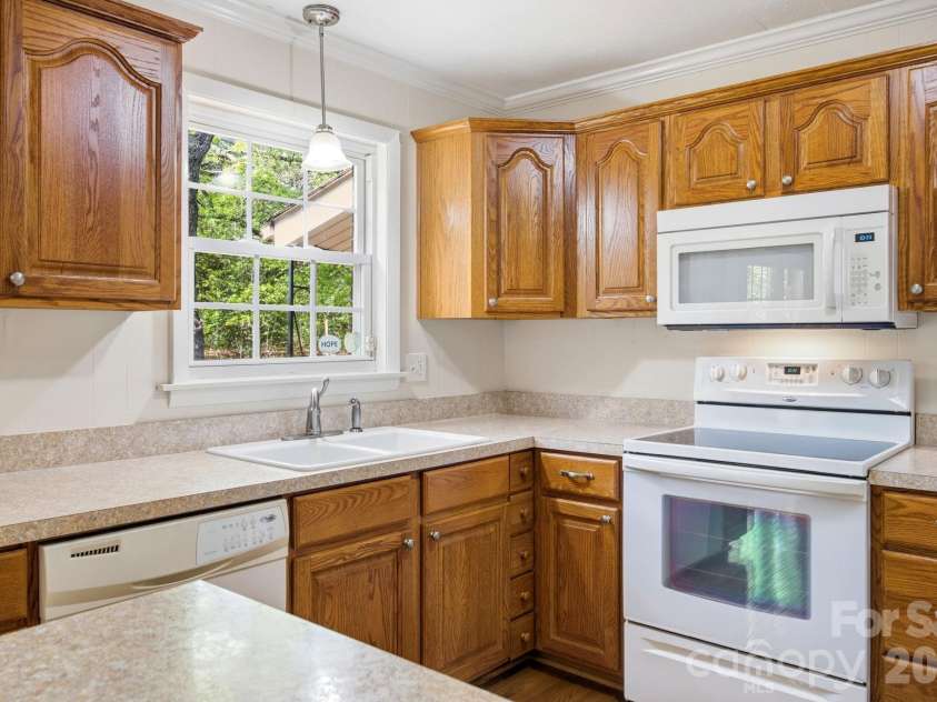 101 Spruce Drive, Salisbury, NC 28147.  MLS# CAR4367850, YatesRealty ID 14423. 