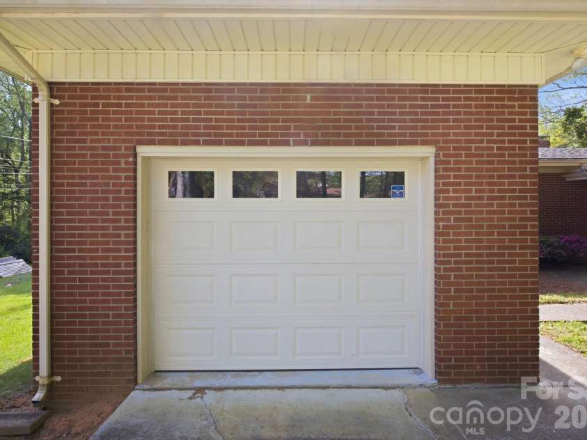 101 Spruce Drive, Salisbury, NC 28147.  MLS# CAR4367850, YatesRealty ID 14423. 