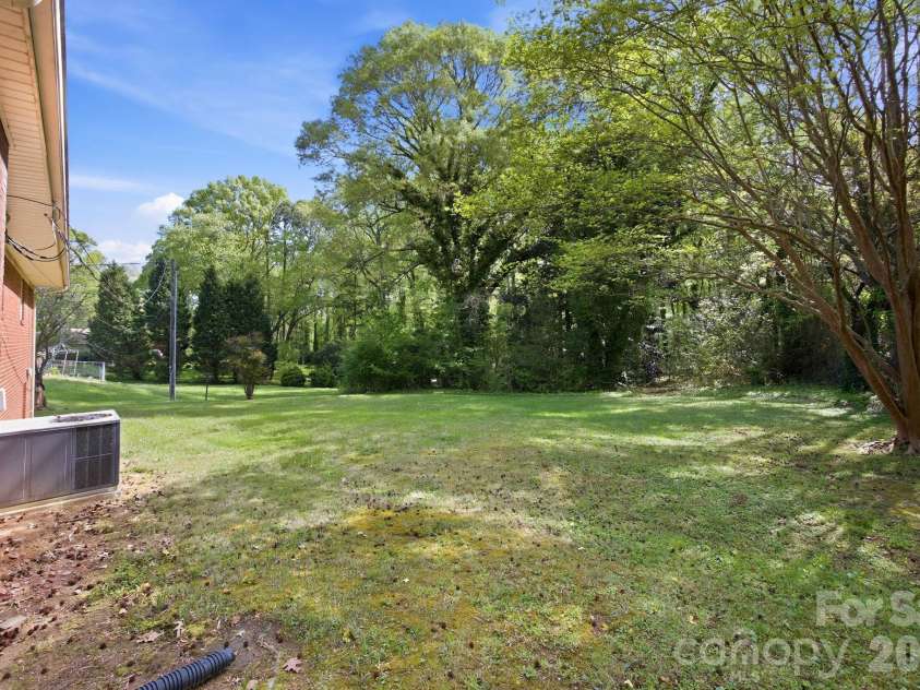 101 Spruce Drive, Salisbury, NC 28147.  MLS# CAR4367850, YatesRealty ID 14423. 