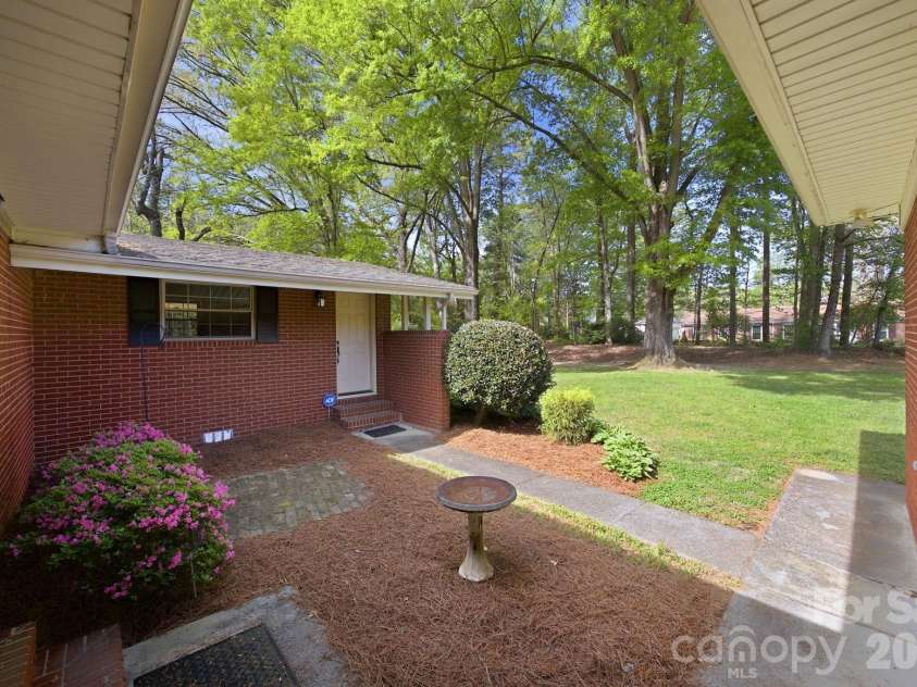101 Spruce Drive, Salisbury, NC 28147.  MLS# CAR4367850, YatesRealty ID 14423. 