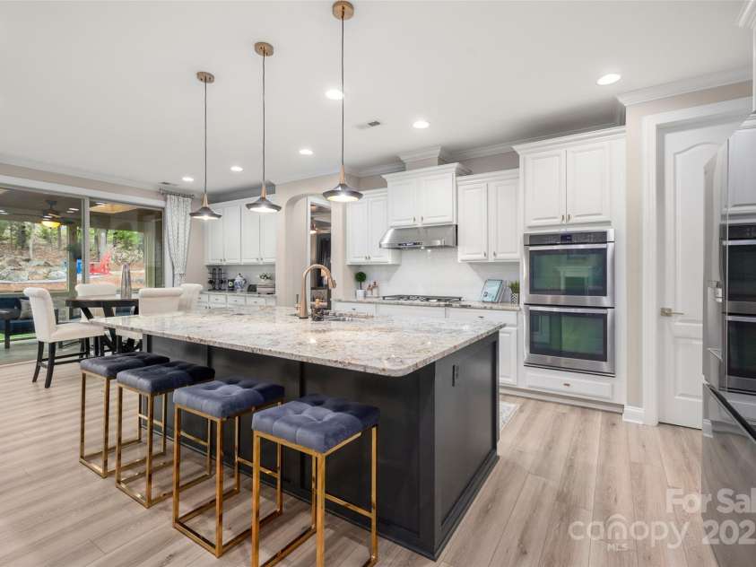 10823 Preservation Park Drive, Charlotte, NC 28214.  MLS# CAR4241793, YatesRealty ID 14423. 