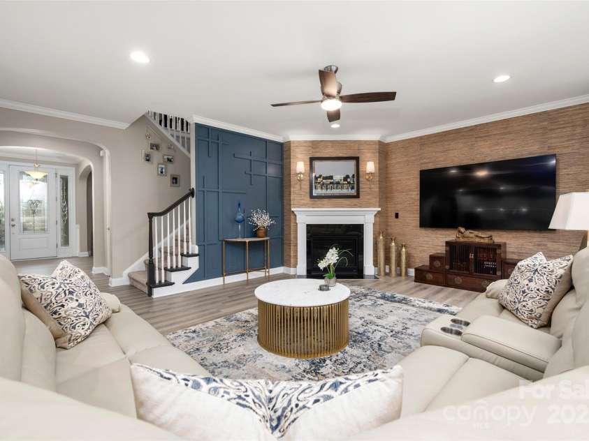 10823 Preservation Park Drive, Charlotte, NC 28214.  MLS# CAR4241793, YatesRealty ID 14423. 