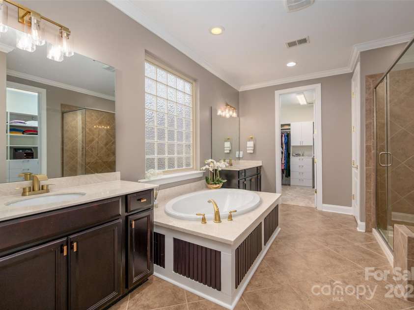 10823 Preservation Park Drive, Charlotte, NC 28214.  MLS# CAR4241793, YatesRealty ID 14423. 