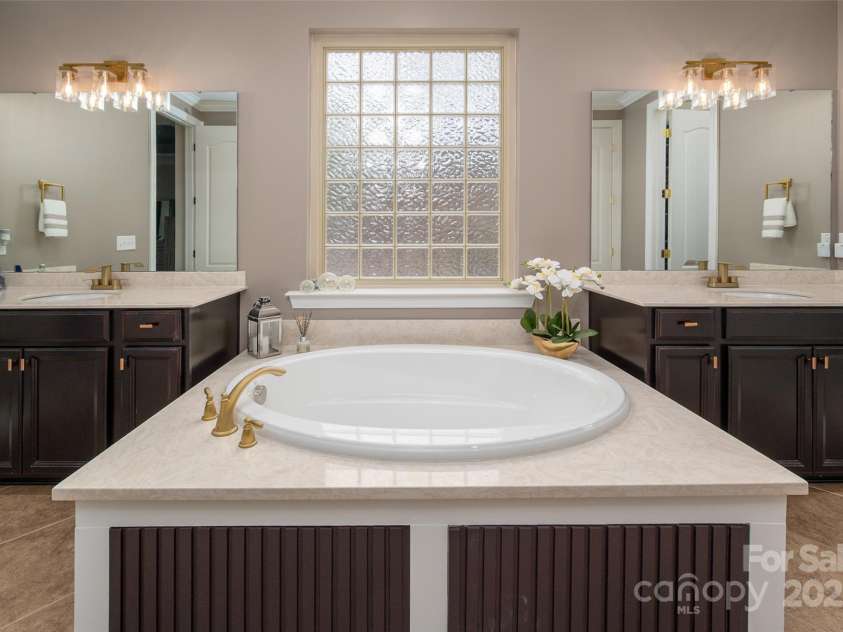 10823 Preservation Park Drive, Charlotte, NC 28214.  MLS# CAR4241793, YatesRealty ID 14423. 