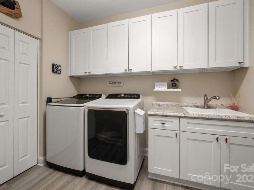 10823 Preservation Park Drive, Charlotte, NC 28214.  MLS# CAR4241793, YatesRealty ID 14423. 