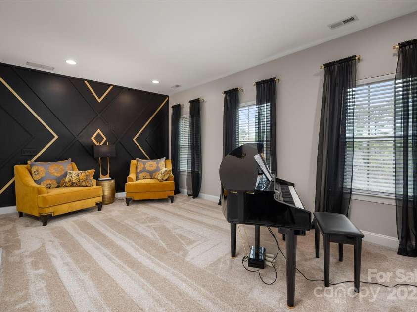 10823 Preservation Park Drive, Charlotte, NC 28214.  MLS# CAR4241793, YatesRealty ID 14423. 