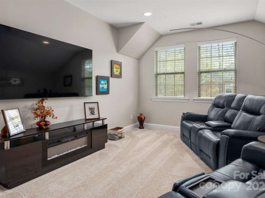 10823 Preservation Park Drive, Charlotte, NC 28214.  MLS# CAR4241793, YatesRealty ID 14423. 