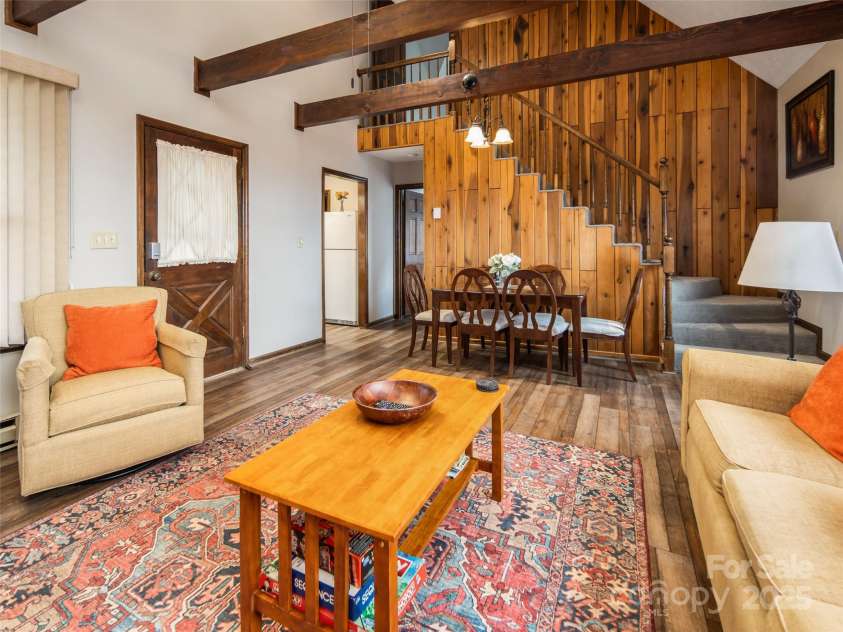 376 Overlook Drive, Burnsville, NC 28714.  MLS# CAR4247465, YatesRealty ID 14424. 