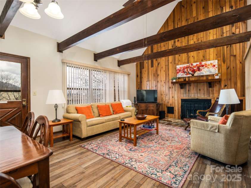 376 Overlook Drive, Burnsville, NC 28714.  MLS# CAR4247465, YatesRealty ID 14424. 