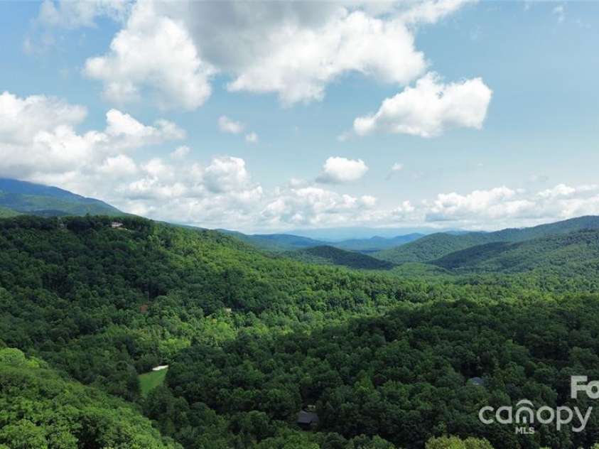 376 Overlook Drive, Burnsville, NC 28714.  MLS# CAR4247465, YatesRealty ID 14424. Breathtaking views
