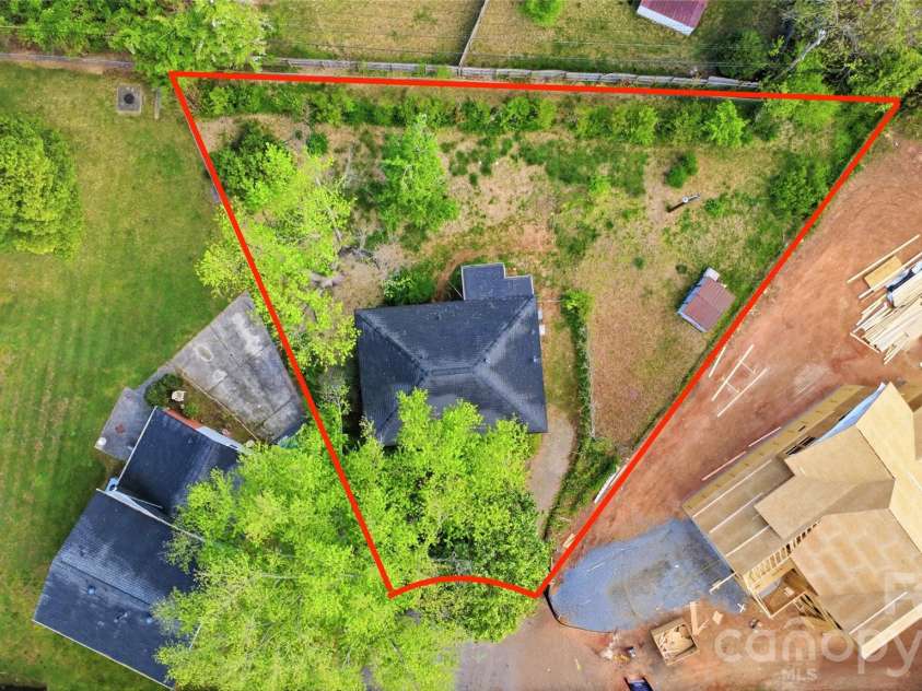 1814 Ferguson Court, Charlotte, NC 28205.  MLS# CAR4367269, YatesRealty ID 14427. 