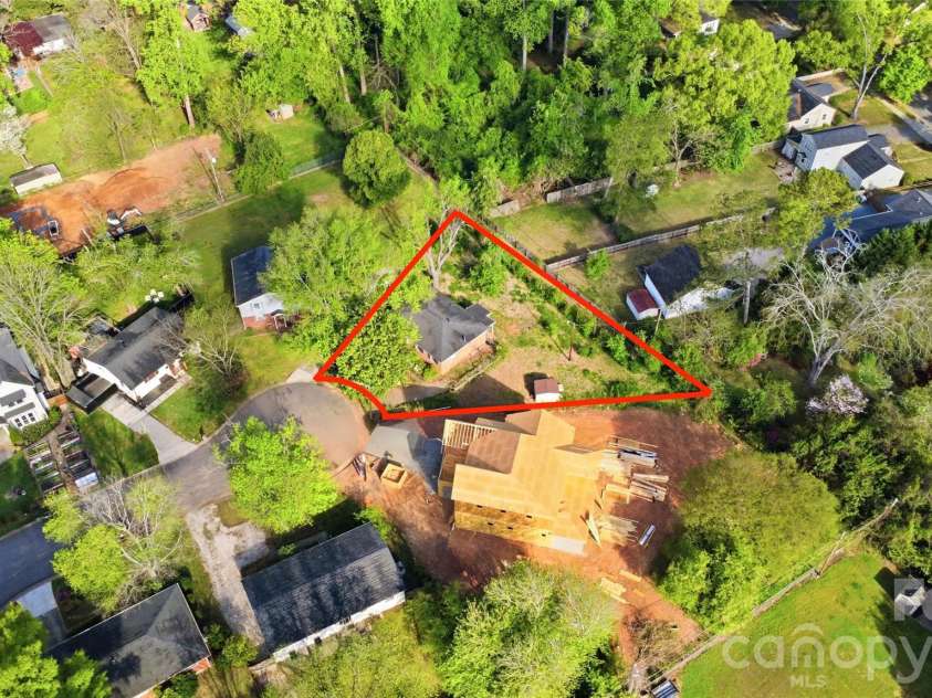 1814 Ferguson Court, Charlotte, NC 28205.  MLS# CAR4367269, YatesRealty ID 14427. 
