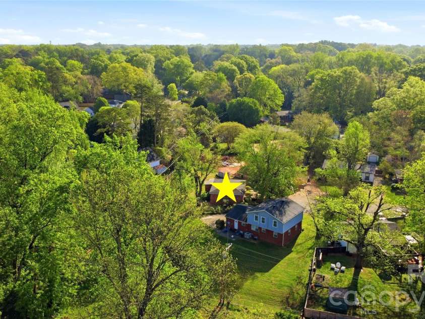 1814 Ferguson Court, Charlotte, NC 28205.  MLS# CAR4367269, YatesRealty ID 14427. 