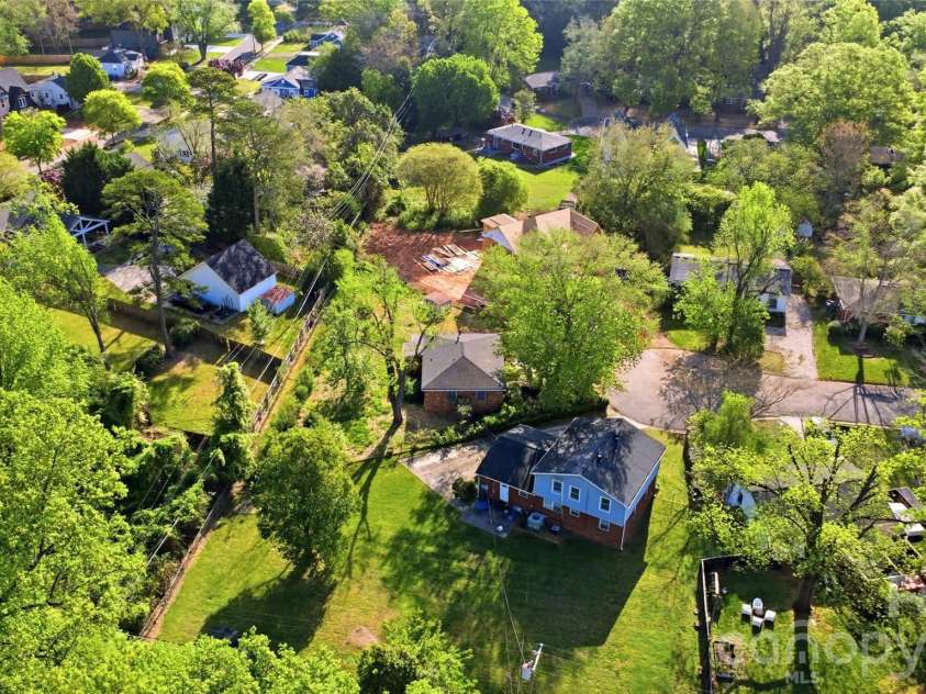 1814 Ferguson Court, Charlotte, NC 28205.  MLS# CAR4367269, YatesRealty ID 14427. 