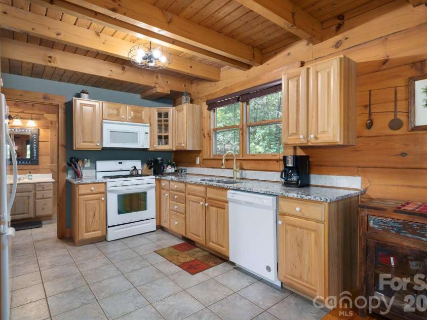 117 Laurel Lakes Parkway, Lake Lure, NC 28746.  MLS# CAR4182403, YatesRealty ID 14428. Kitchen