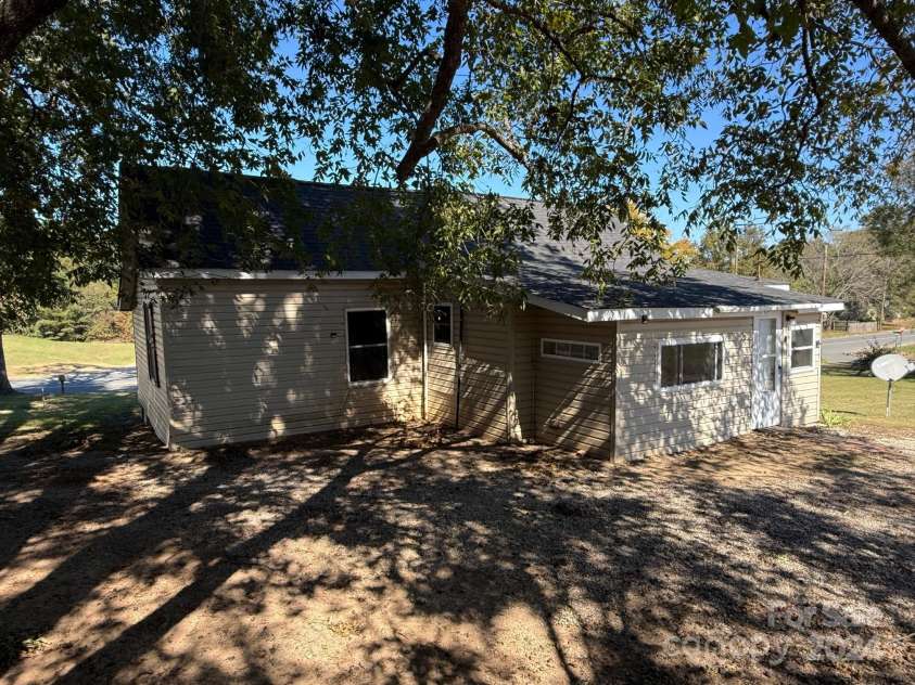 16 New York Avenue, Peachland, NC 28133.  MLS# CAR4192936, YatesRealty ID 14430. 