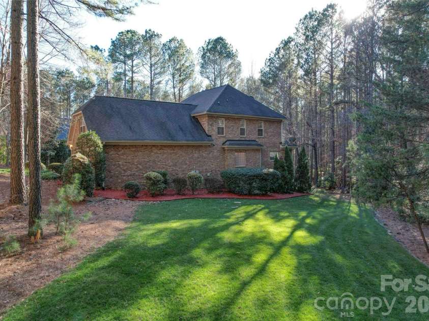 4763 River Hills Drive, Denver, NC 28037.  MLS# CAR4356061, YatesRealty ID 14431. 