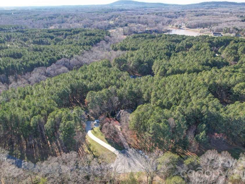 4763 River Hills Drive, Denver, NC 28037.  MLS# CAR4356061, YatesRealty ID 14431. 