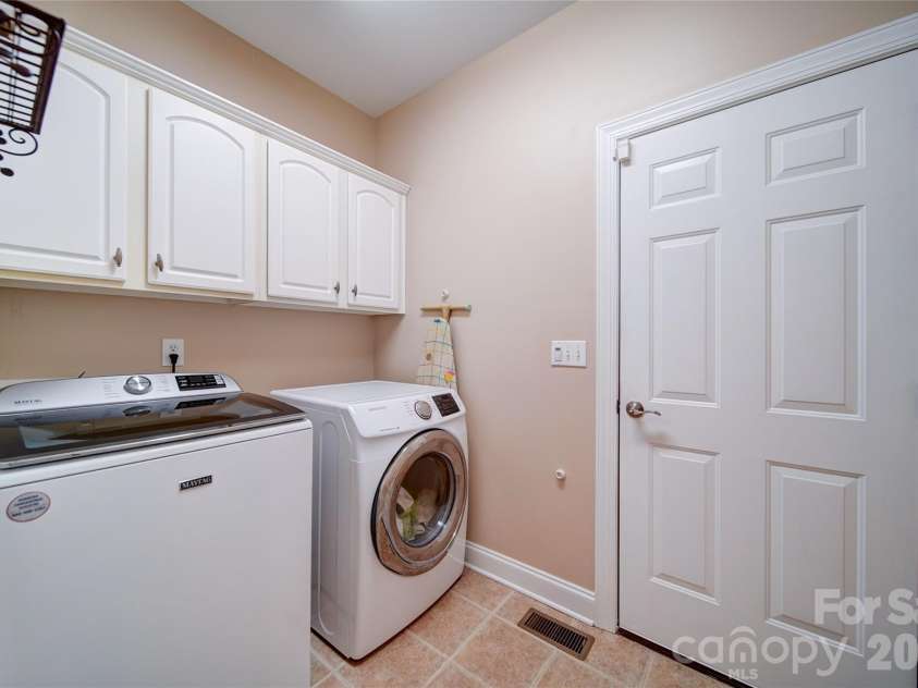 4763 River Hills Drive, Denver, NC 28037.  MLS# CAR4356061, YatesRealty ID 14431. 