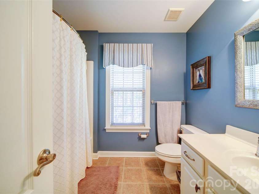 4763 River Hills Drive, Denver, NC 28037.  MLS# CAR4356061, YatesRealty ID 14431. 