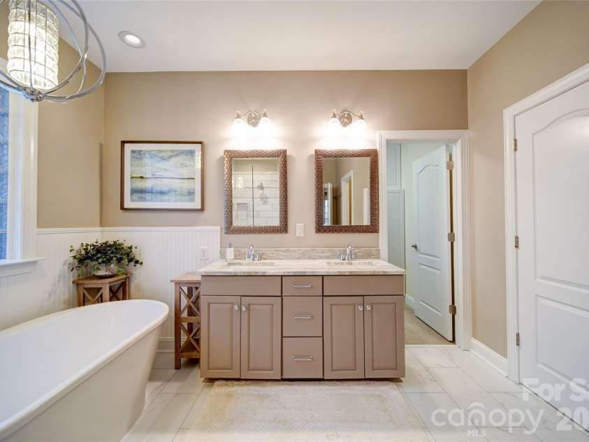 4763 River Hills Drive, Denver, NC 28037.  MLS# CAR4356061, YatesRealty ID 14431. 