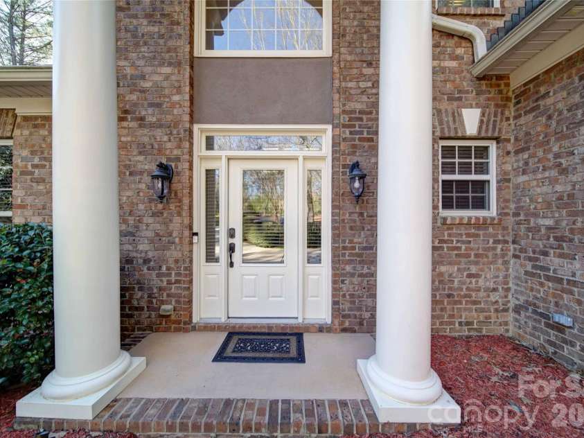 4763 River Hills Drive, Denver, NC 28037.  MLS# CAR4356061, YatesRealty ID 14431. 