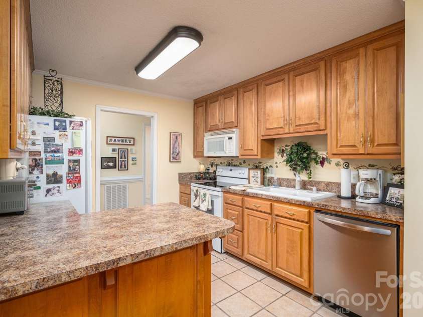 107 Farmwood Drive, Cherryville, NC 28021.  MLS# CAR4333834, YatesRealty ID 14432. Kitchen