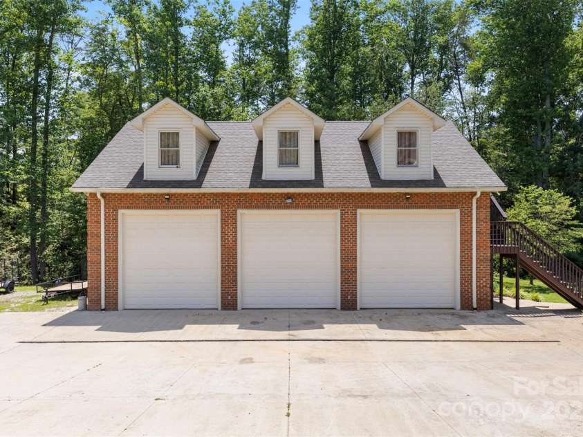 148 Fairway Drive, Forest City, NC 28043.  MLS# CAR4257747, YatesRealty ID 14433. 
