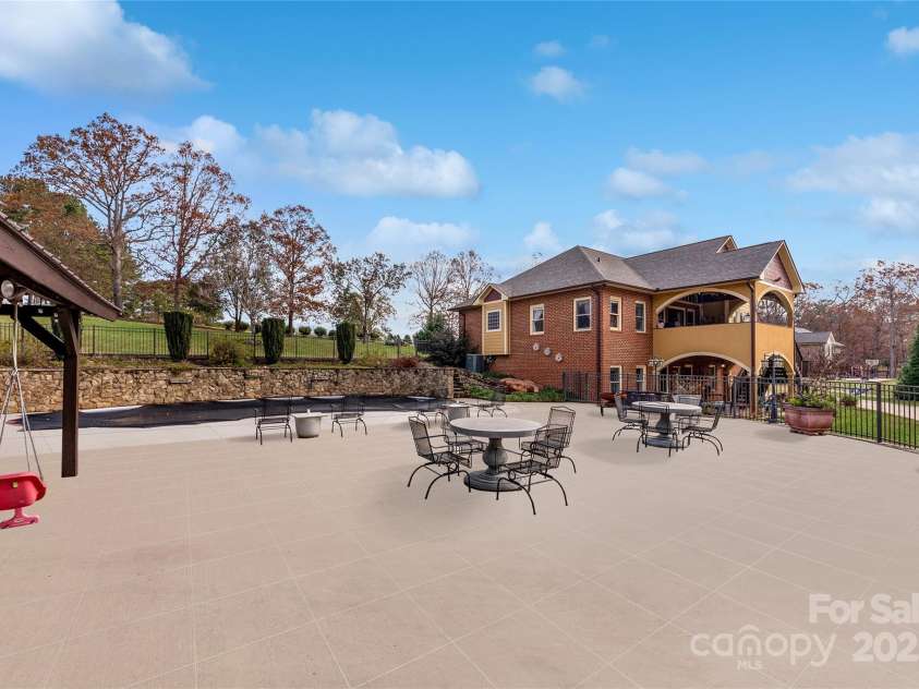 148 Fairway Drive, Forest City, NC 28043.  MLS# CAR4257747, YatesRealty ID 14433. 