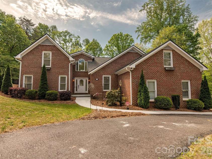 189 Ridgeview Drive, Rutherfordton, NC 28139.  MLS# CAR4369885, YatesRealty ID 14433. 