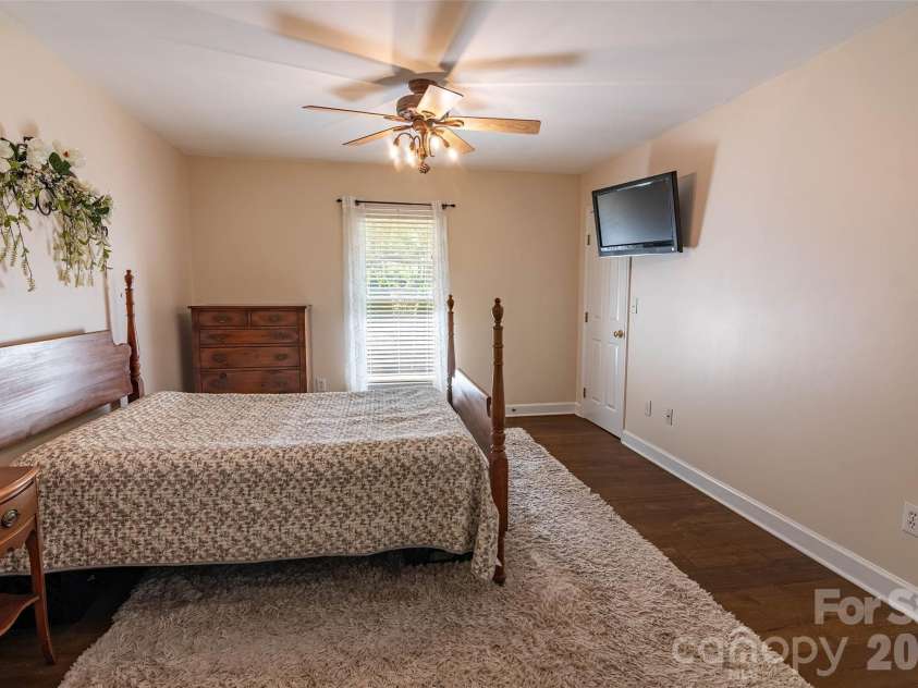 189 Ridgeview Drive, Rutherfordton, NC 28139.  MLS# CAR4369885, YatesRealty ID 14433. 