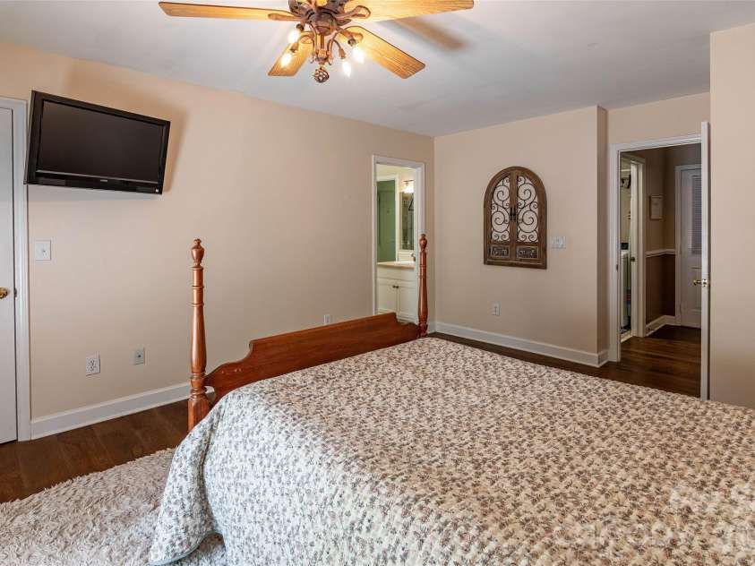 189 Ridgeview Drive, Rutherfordton, NC 28139.  MLS# CAR4369885, YatesRealty ID 14433. 