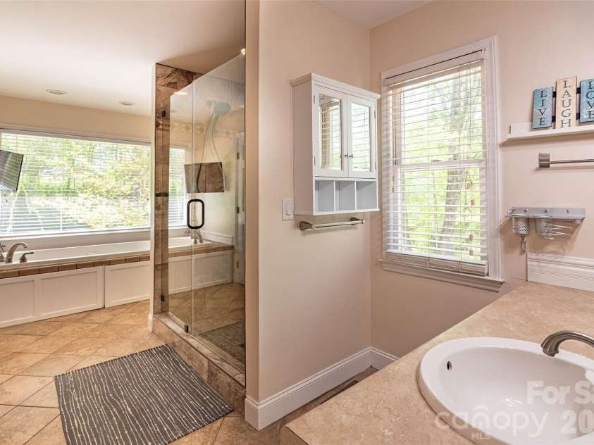 189 Ridgeview Drive, Rutherfordton, NC 28139.  MLS# CAR4369885, YatesRealty ID 14433. 