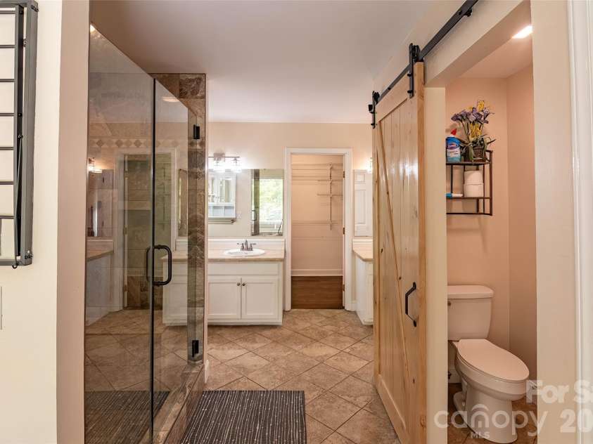189 Ridgeview Drive, Rutherfordton, NC 28139.  MLS# CAR4369885, YatesRealty ID 14433. 