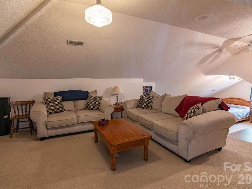 189 Ridgeview Drive, Rutherfordton, NC 28139.  MLS# CAR4369885, YatesRealty ID 14433. 