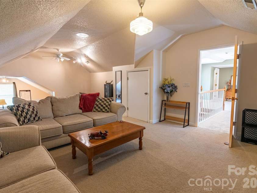189 Ridgeview Drive, Rutherfordton, NC 28139.  MLS# CAR4369885, YatesRealty ID 14433. 